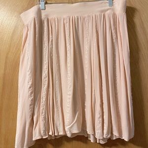 Torrid blush skirt with elastic waistband. Size 2